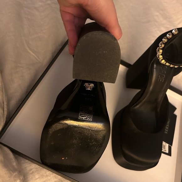 Versace Medusa Aevitas Single Platform pumps - Picture 2 of 9